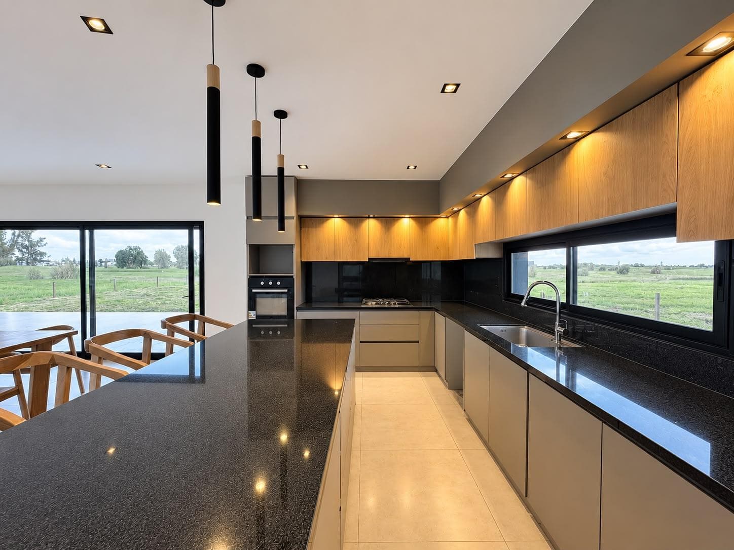 HOUSE FOR SALE WITH A VIEW OF THE SAN ELISEO GOLF LAGOON
