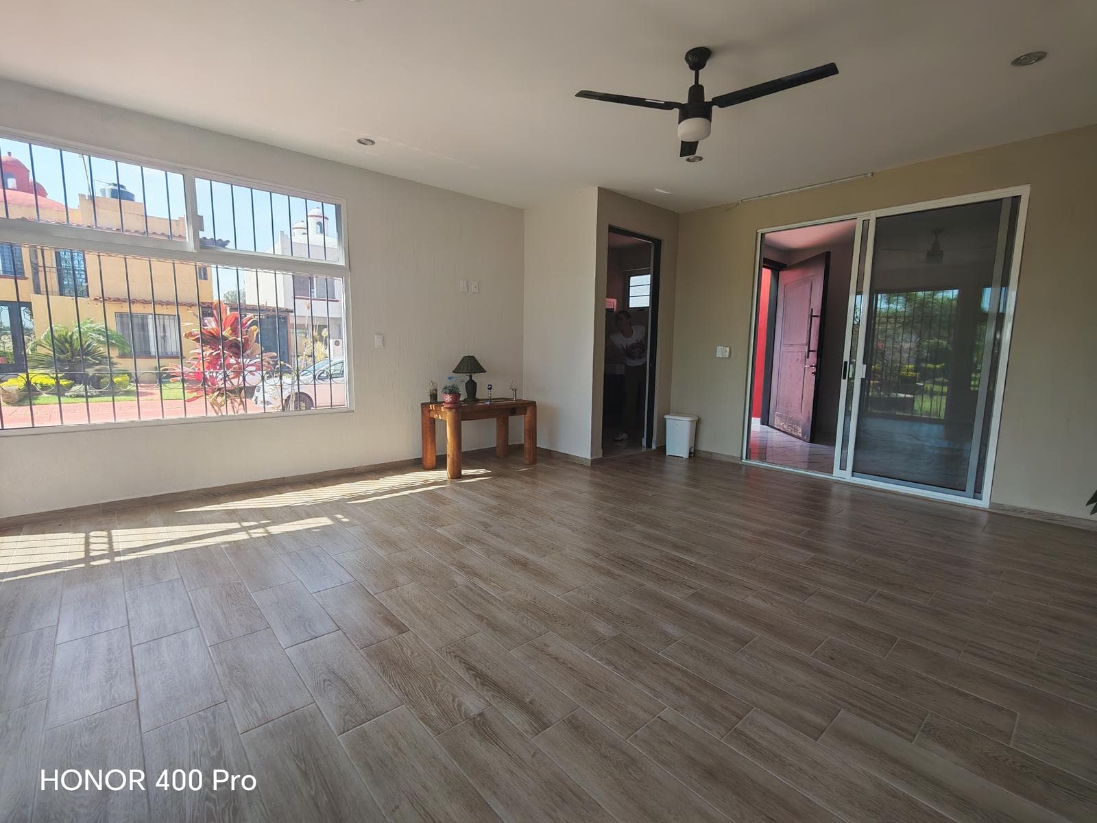 SPACIOUS 5-BEDROOM HOUSE IN LA CAMPIÑA CELAYA