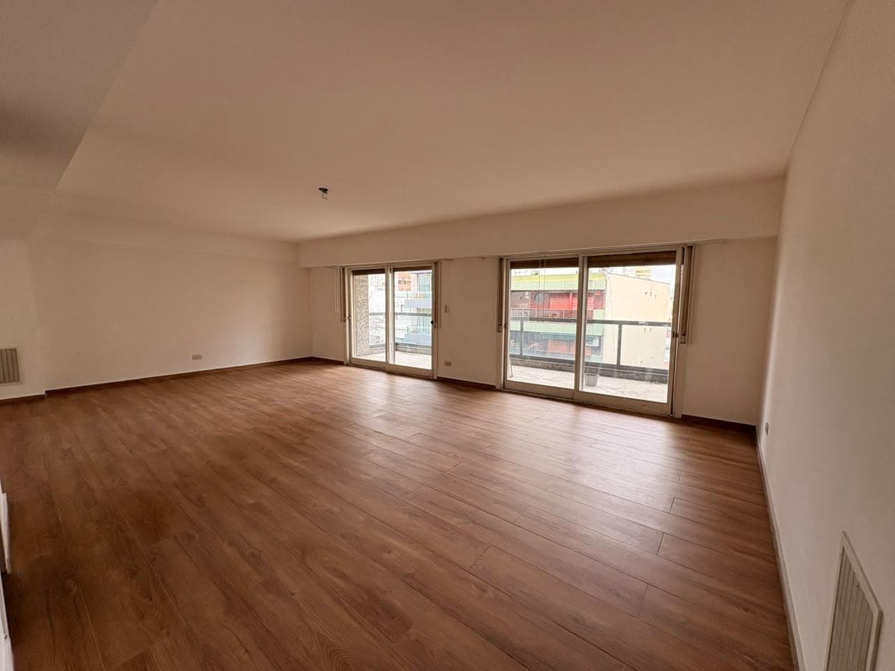 5-ROOM APARTMENT FOR SALE WITH GARAGE IN CABALLITO