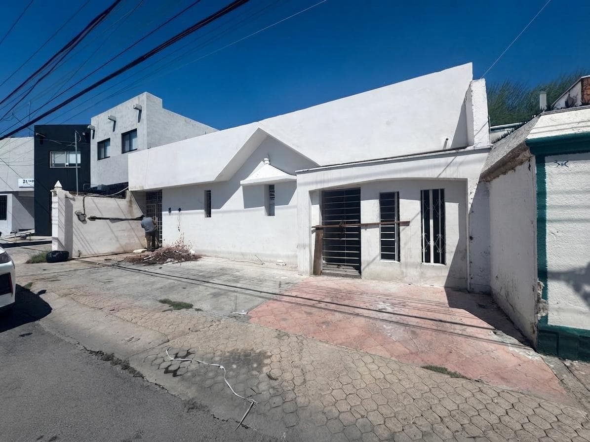 STORE ON ANTONIO DE MONTES STREET