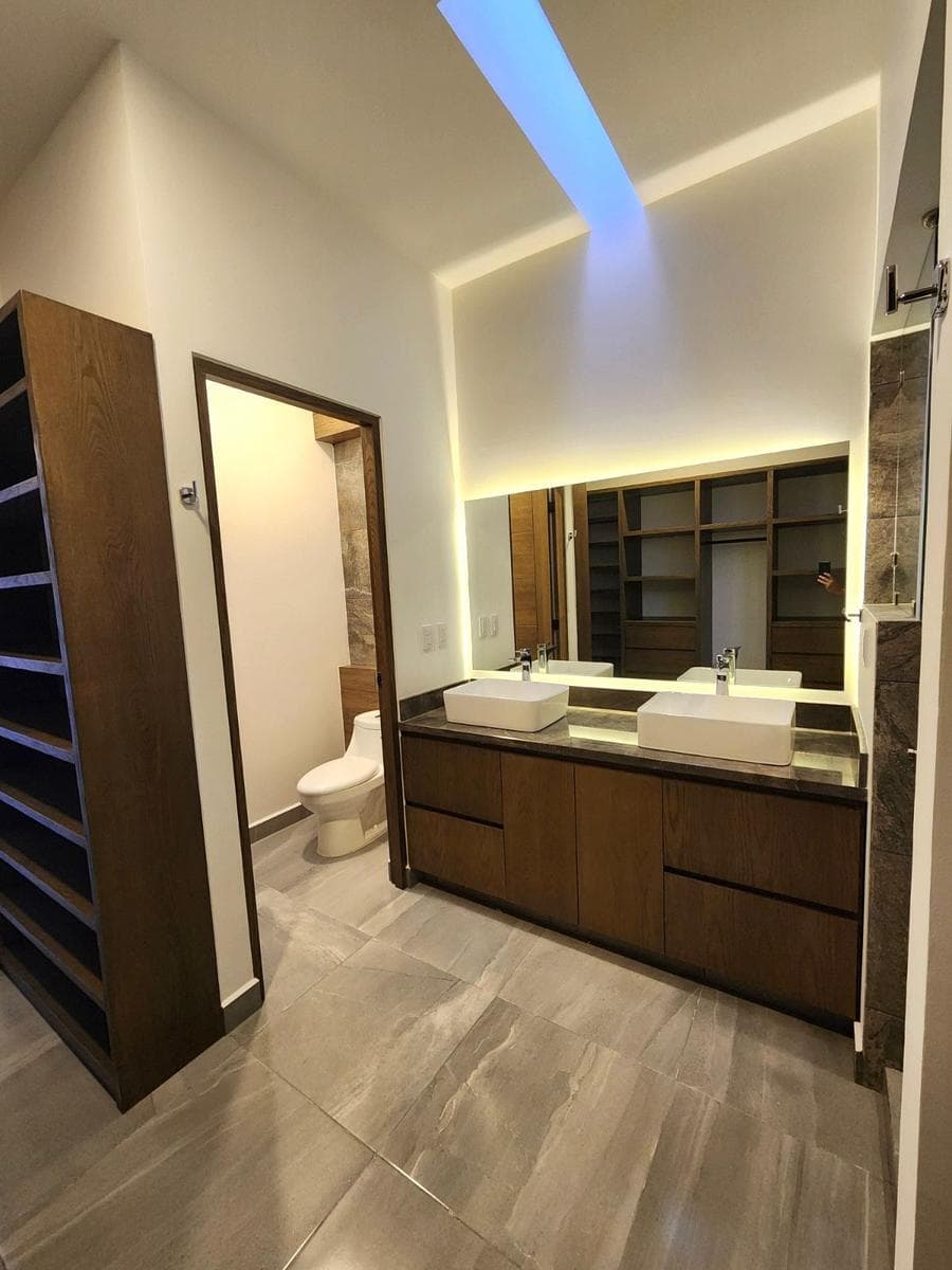 Apartment in the Vía Cumbres Subdivision