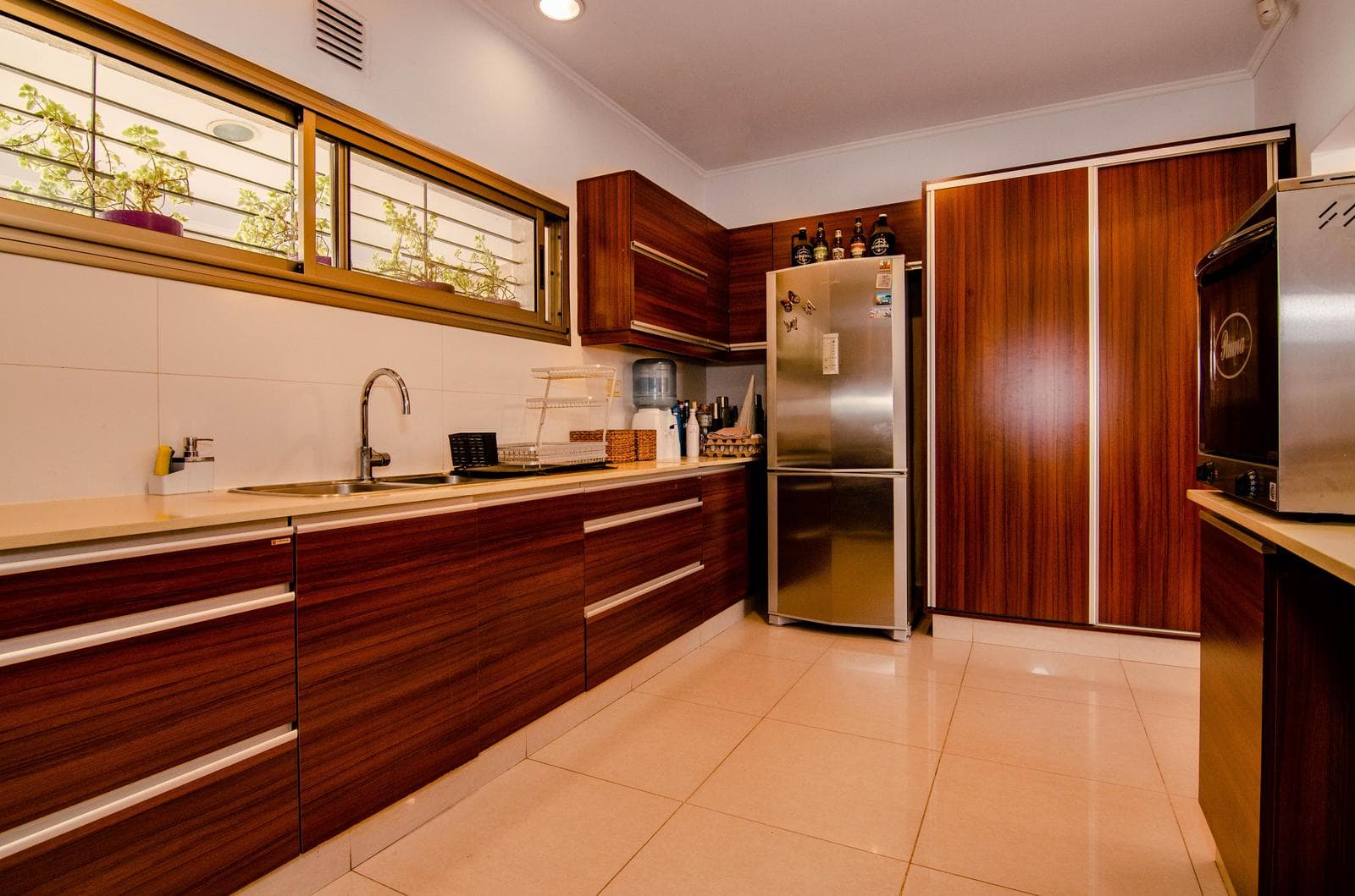 FOR SALE: 3-bedroom house + multipurpose room with garden, barbecue area, and pool in Aldea, Fisherton - Génova 9564