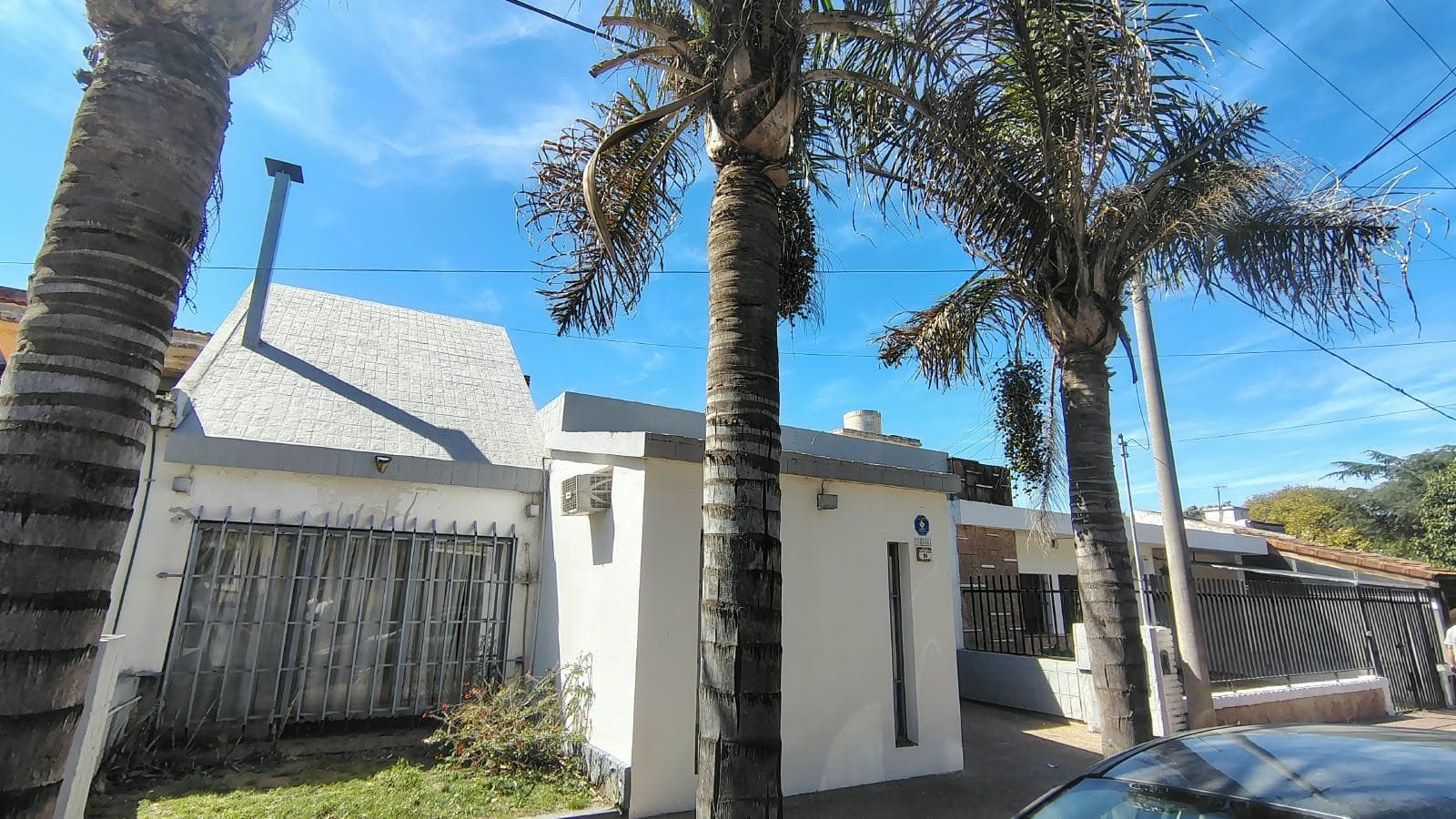 Venta casa Colinas de Velez Sarfield tres dormitorios