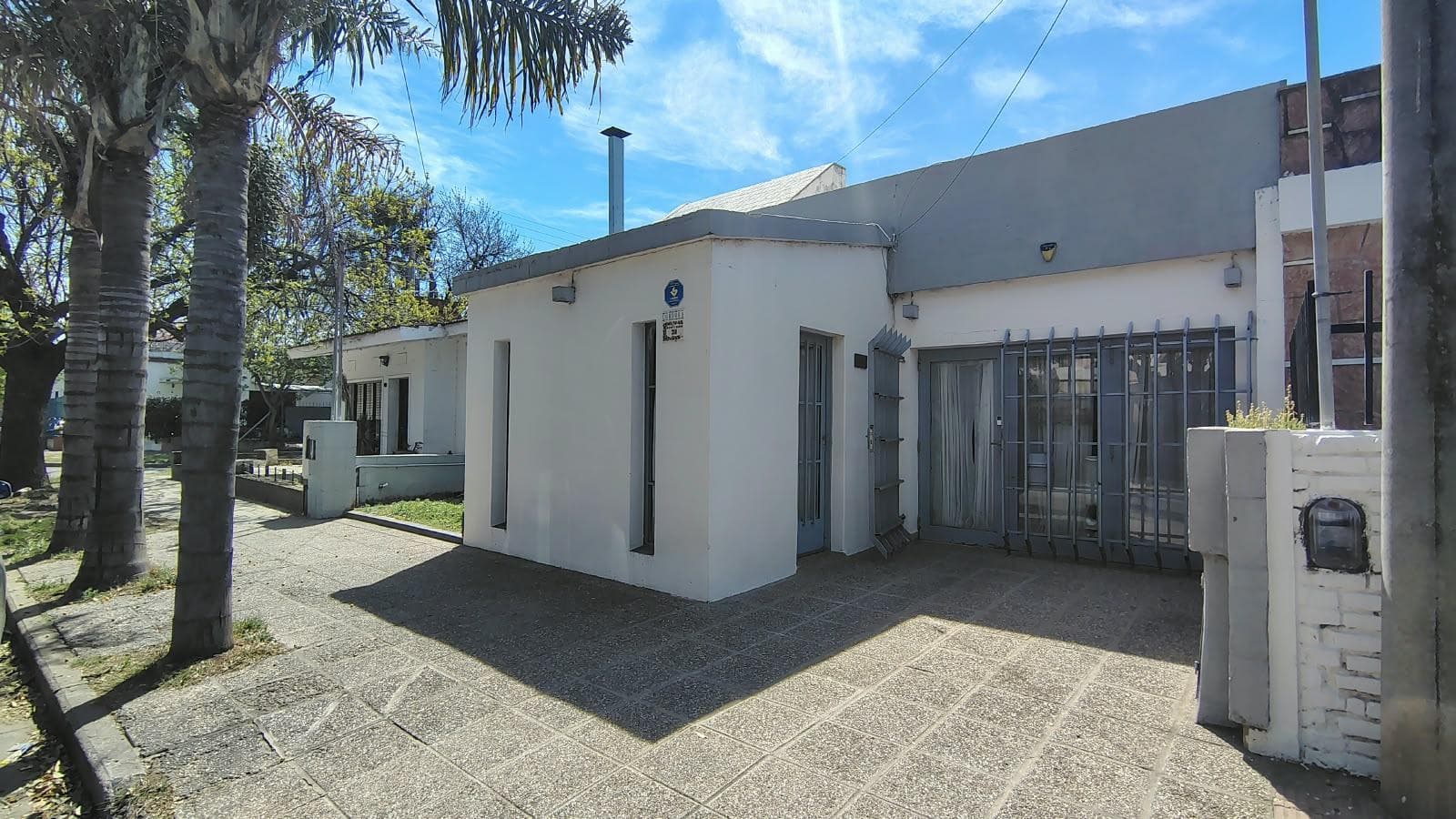 Venta casa Colinas de Velez Sarfield tres dormitorios