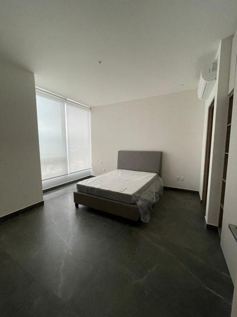 APARTMENT FOR RENT IN TORRE TOP