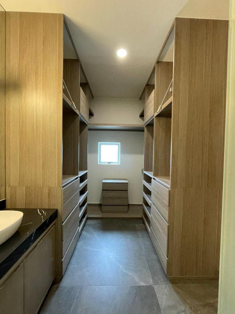 APARTMENT FOR RENT IN TORRE TOP