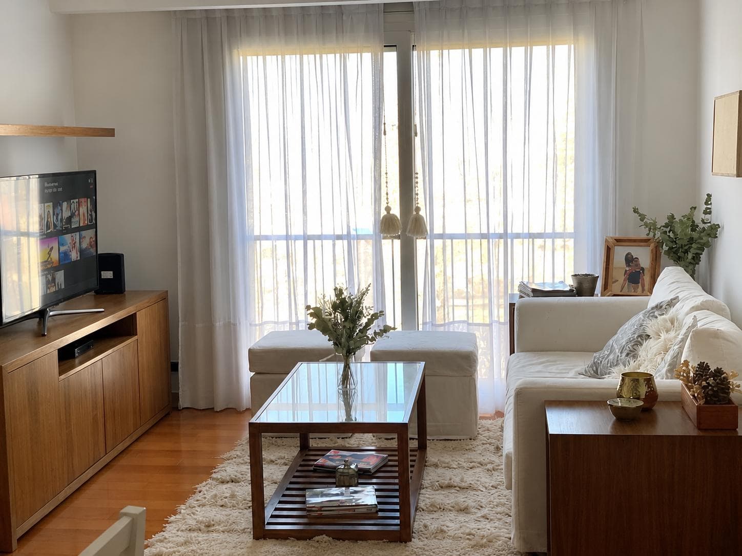 FOR SALE: Bright apartment in Recoleta.