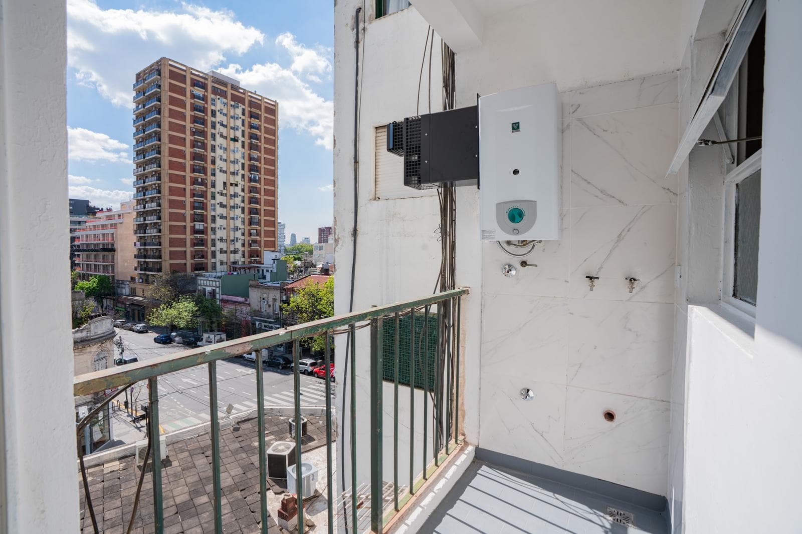 Renovated 2-room apartment with a balcony