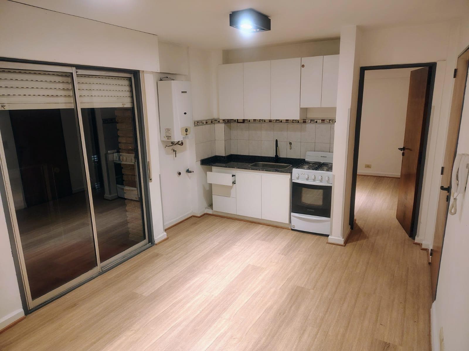Renovated 1-bedroom apartment with 2 balconies and a view of Plaza España | Nueva Córdoba