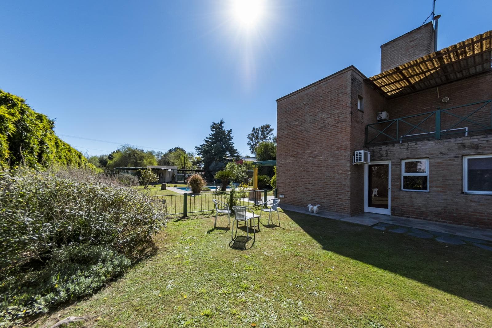 5-bedroom house for rent, with a pool and enclosed porch — Country Jockey Club