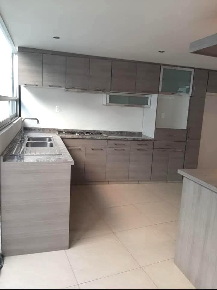 Casa con vigilancia en venta en LOMAS VERDES