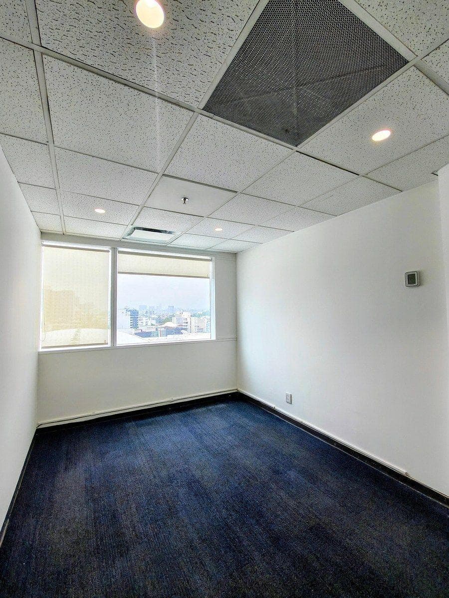 Office space for rent at WTC, Naples.
