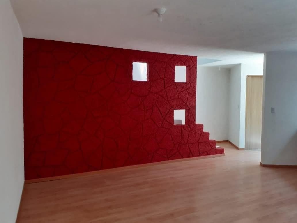 Chalet-style house for sale in San Lucas Xochimanca.