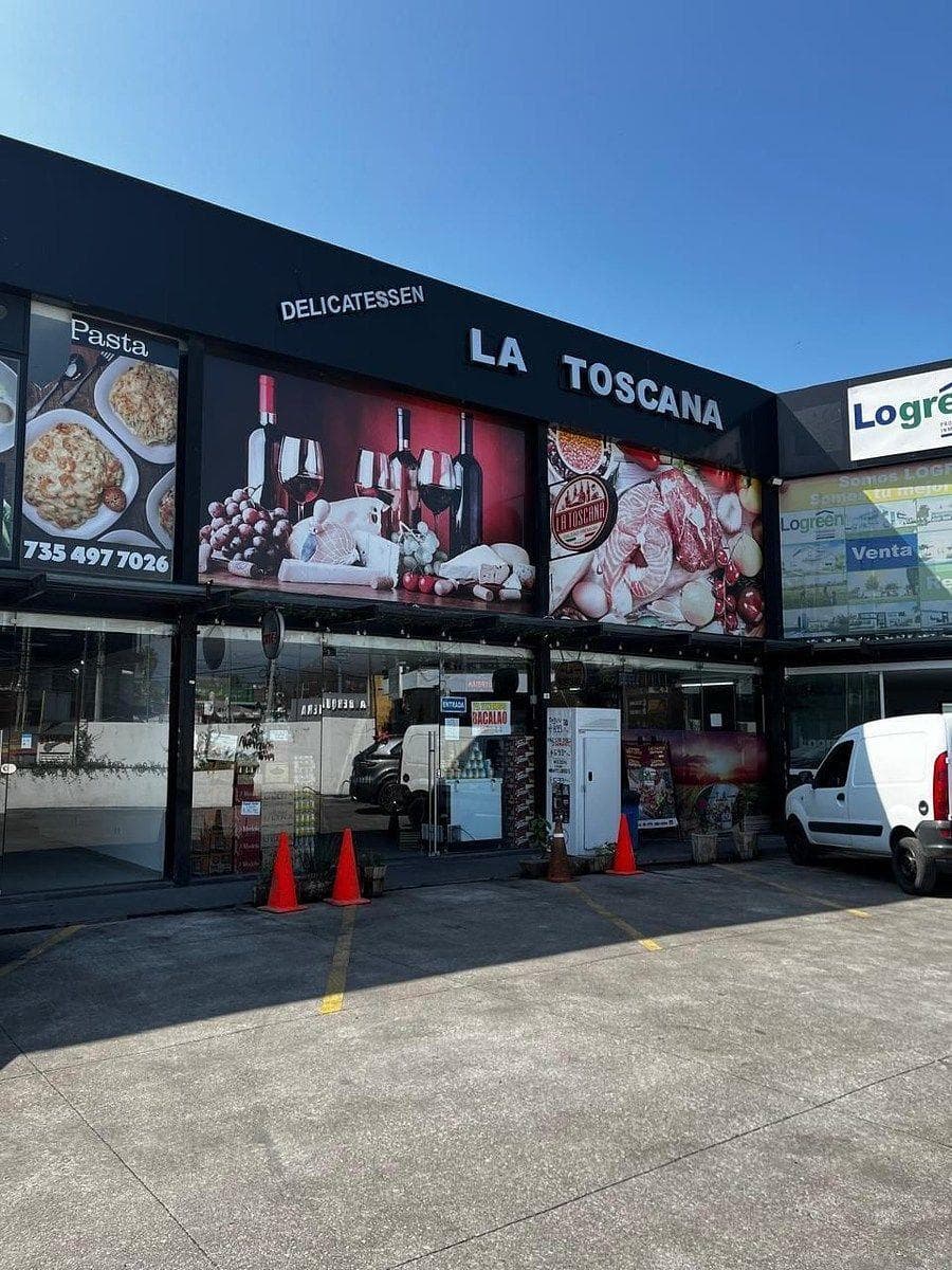Commercial Space for Sale in Pabellón Lomas Estación Vieja, Oaxtepec, Morelos.