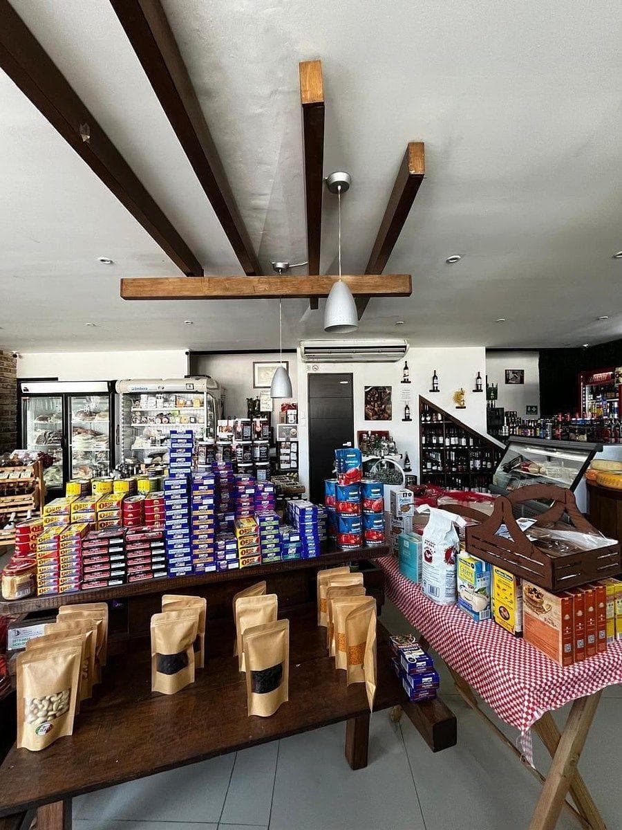 Commercial Space for Sale in Pabellón Lomas Estación Vieja, Oaxtepec, Morelos.