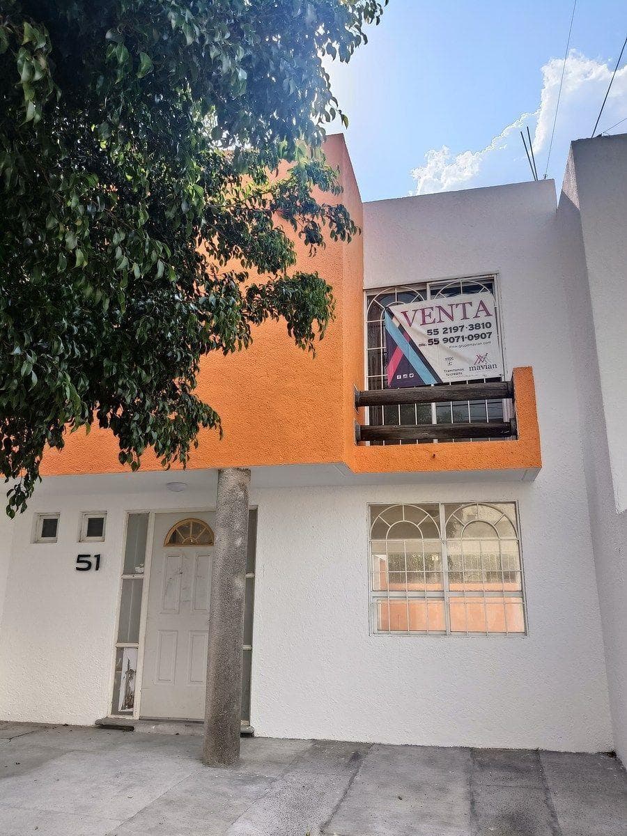 House for sale in Misión de Santa Sofia, Querétaro.