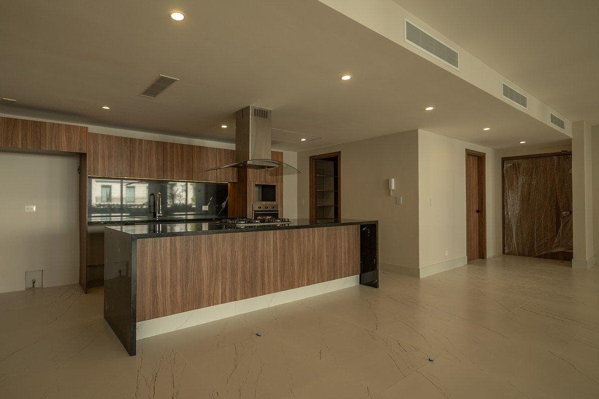Se vende departamento con terraza en Puerto Cancún.