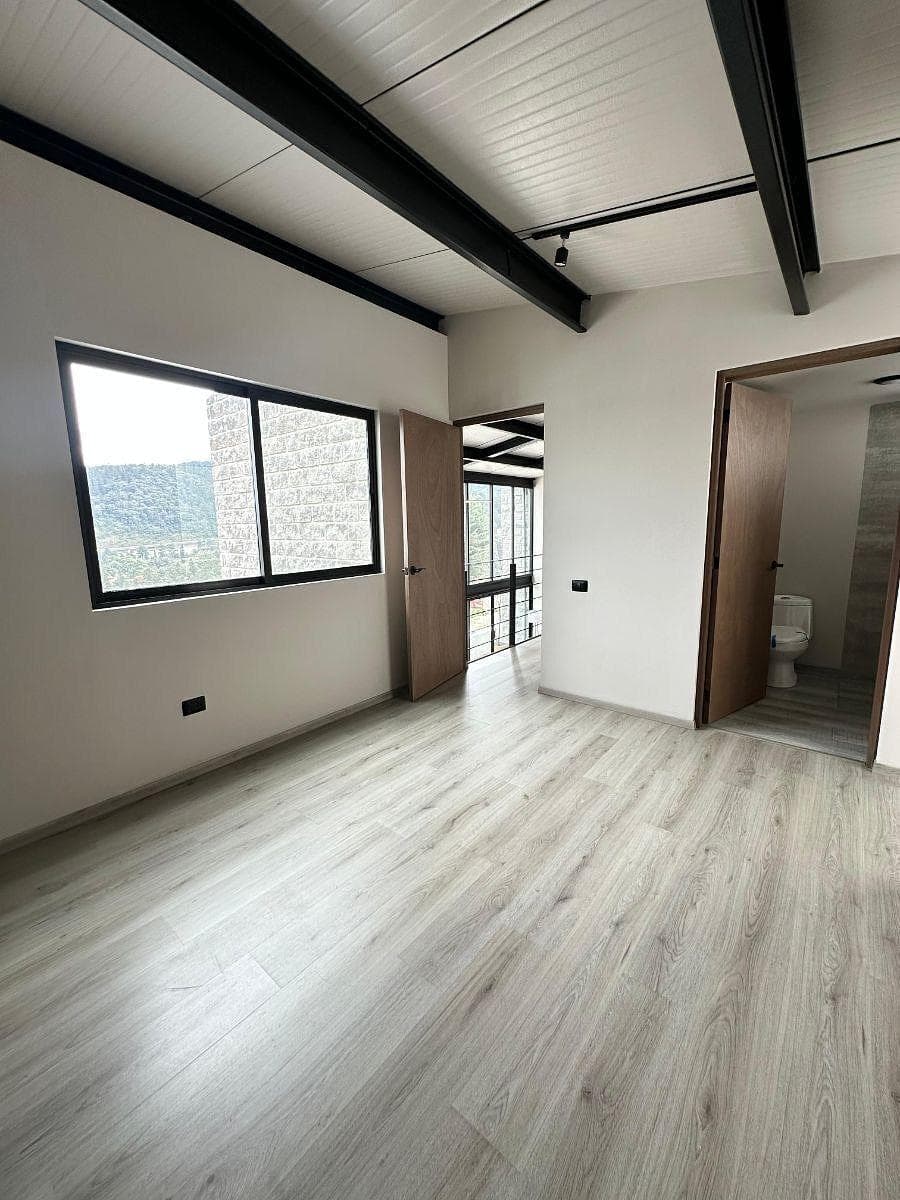 Beautiful house for sale in San Lorenzo Acopilco with a view of the forest.