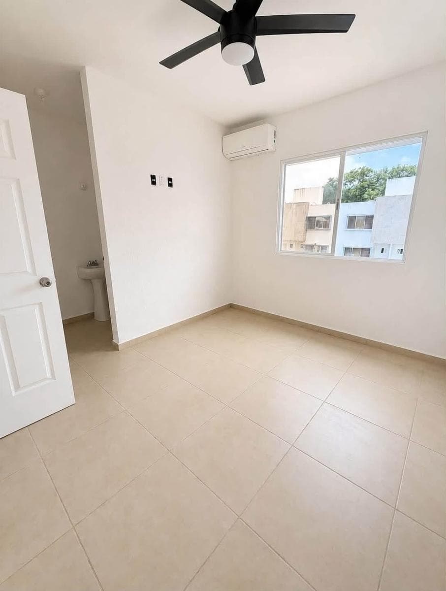 HOUSE FOR RENT IN JARDINES DEL SUR 4 RESIDENTIAL COMPLEX, AV 135, CANCUN, SOUTHERN AREA