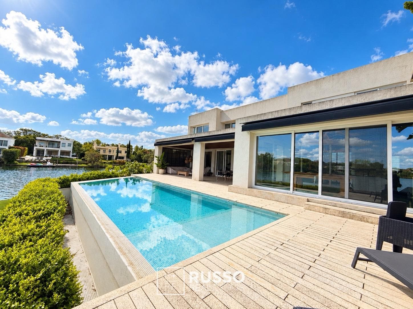 LAKEFRONT HOME FOR SALE | NORTH ISLAND – SANTA BÁRBARA | OVER 40 M OF SHORELINE