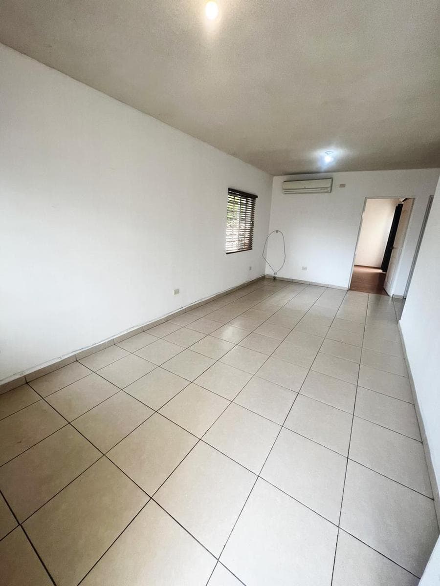 Single-story corner house for sale in Corceles Residencial