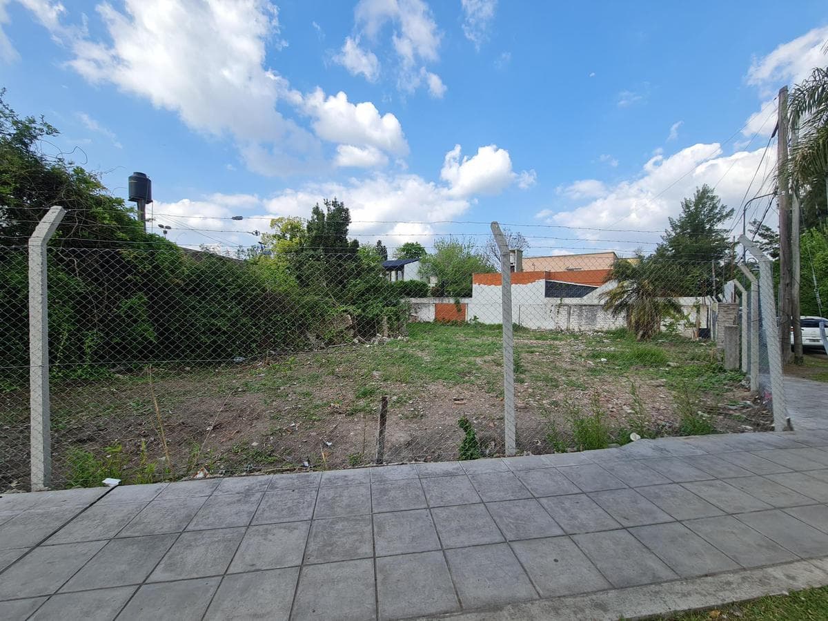 436 M2 CORNER LOT FOR RENT AT THE PUNTO TIGRE ROUNDABOUT - IDEAL FOR COMMERCIAL USE