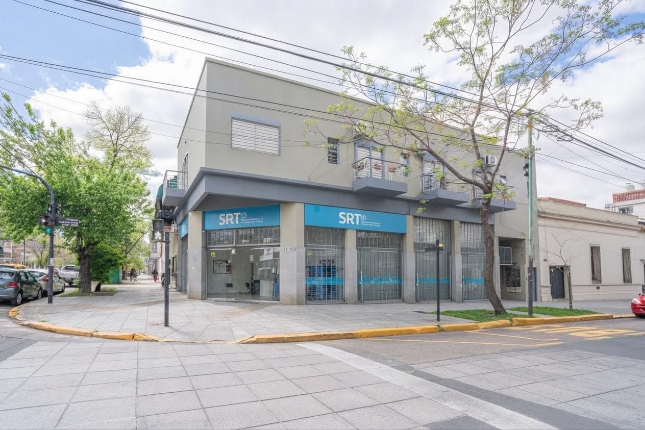 Commercial space in Villa Urquiza - on the corner -