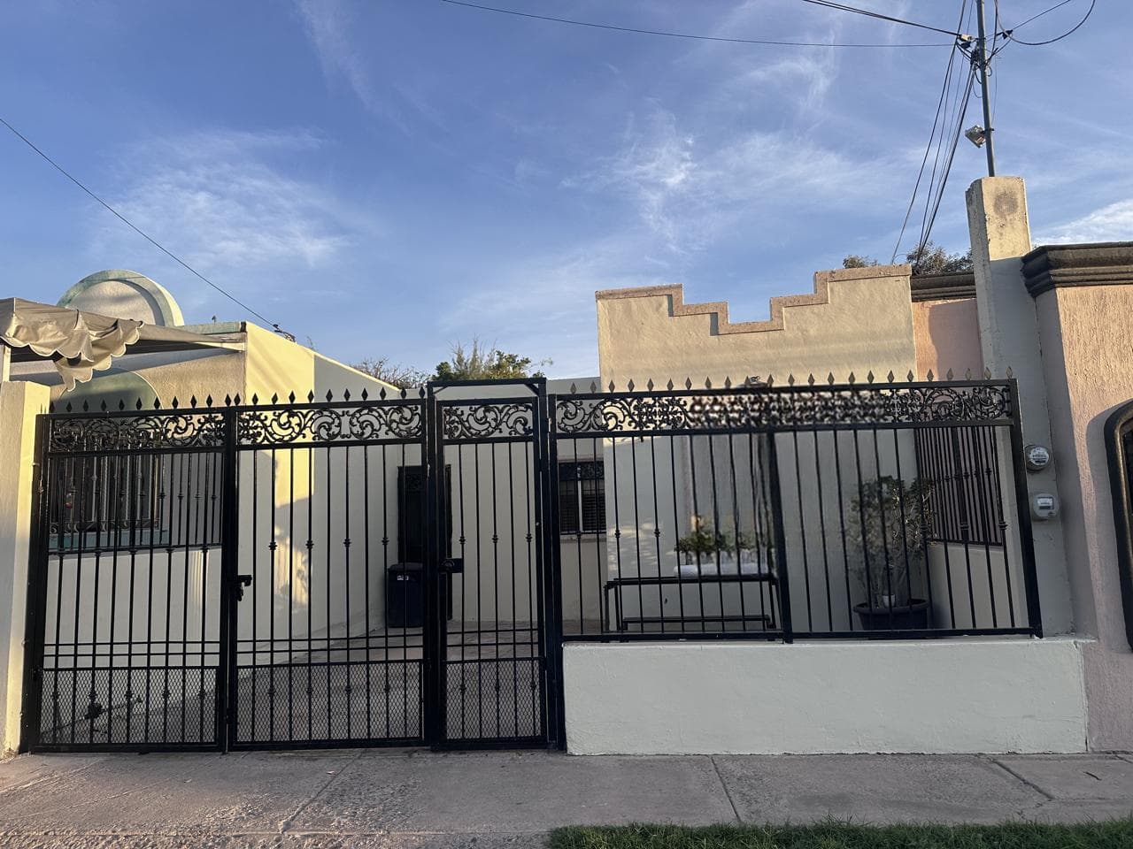House for Sale on Paseo De Las Margaritas