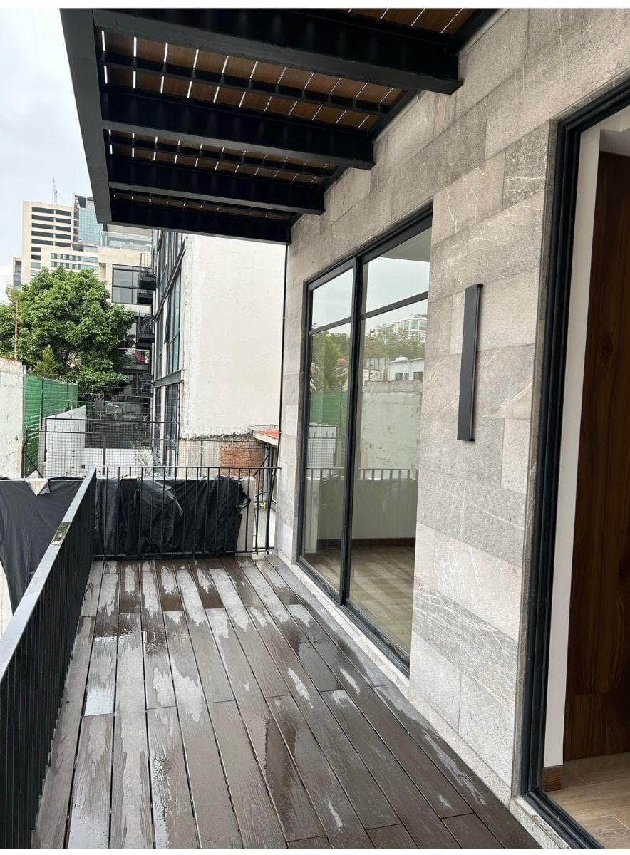 PH $31,000,000 INVESTORS. BRAND-NEW IN POLANCO I S