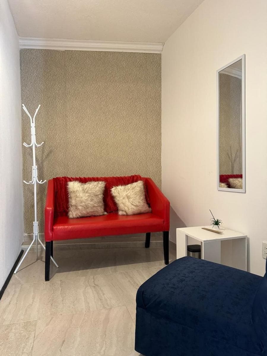 FURNISHED HOUSE/OFFICE $4,290,000 BOSQUES DEL LAGO, CUAUTITLAN IZCALLI.