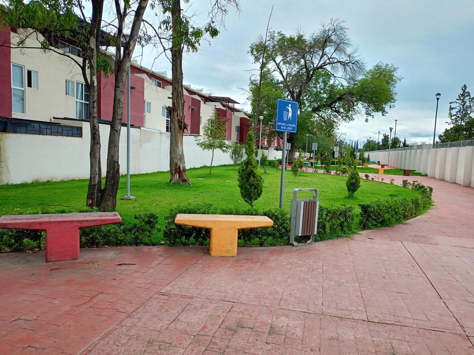 THREE-STORY HOMES IN CUAUTITLÁN IZCALLI, PRICED AT $2,779,000, WITH A SWIMMING POOL AND CLUBHOUSE