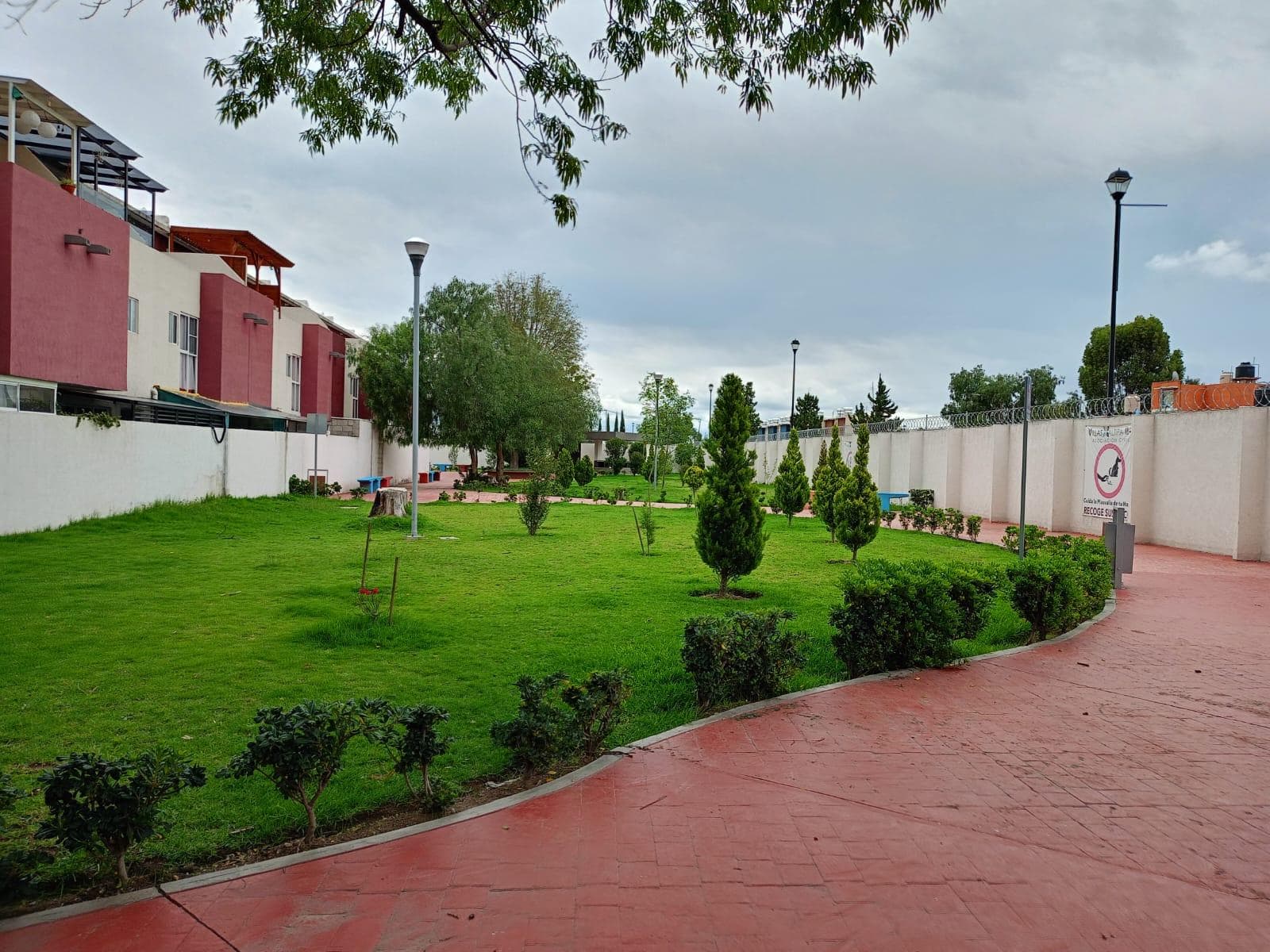 3-STORY HOMES FOR $2,780,000 IN XALTIPA, CUAUTITLÁN, WITH A CLUBHOUSE AND AMENITIES.