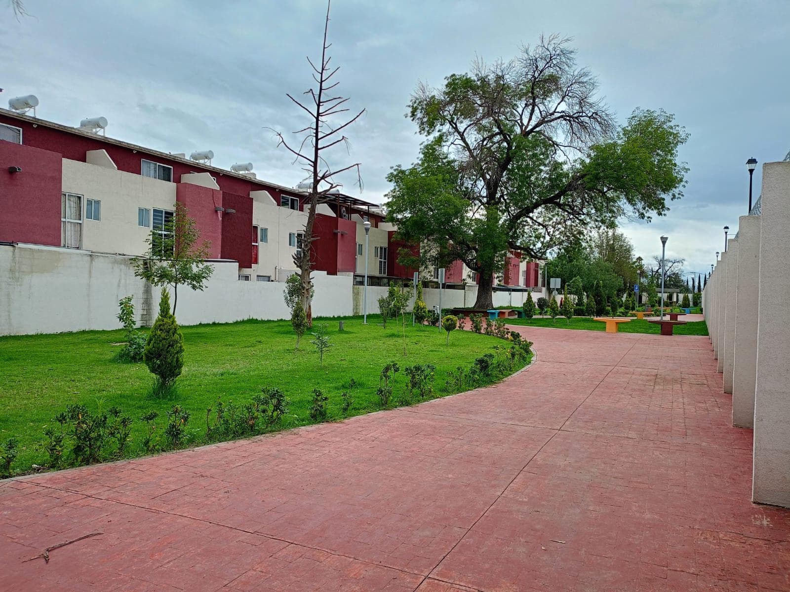 3-STORY HOMES FOR $2,780,000 IN XALTIPA, CUAUTITLÁN, WITH A CLUBHOUSE AND AMENITIES.