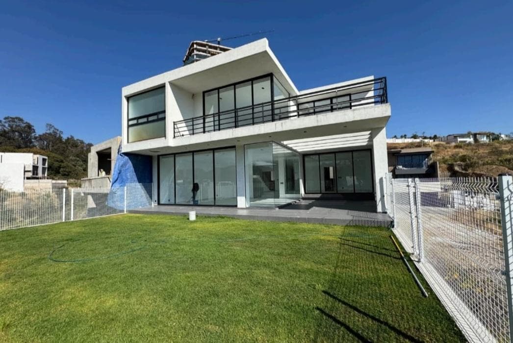 CASA EN BOSQUE REAL $23,000,000 400 M2 TERRENO. 720