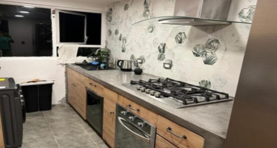 APARTMENT $3,898,000, PORTALES NEIGHBORHOOD. NEAR THE ERMITA METRO STATION. AV. DE LOS MONTES.
