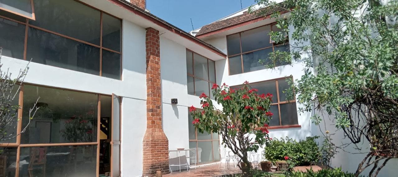 CASA $7,850,000 VISTA DEL VALLE. NAUCALPAN. DE 4 RECÁMARAS.