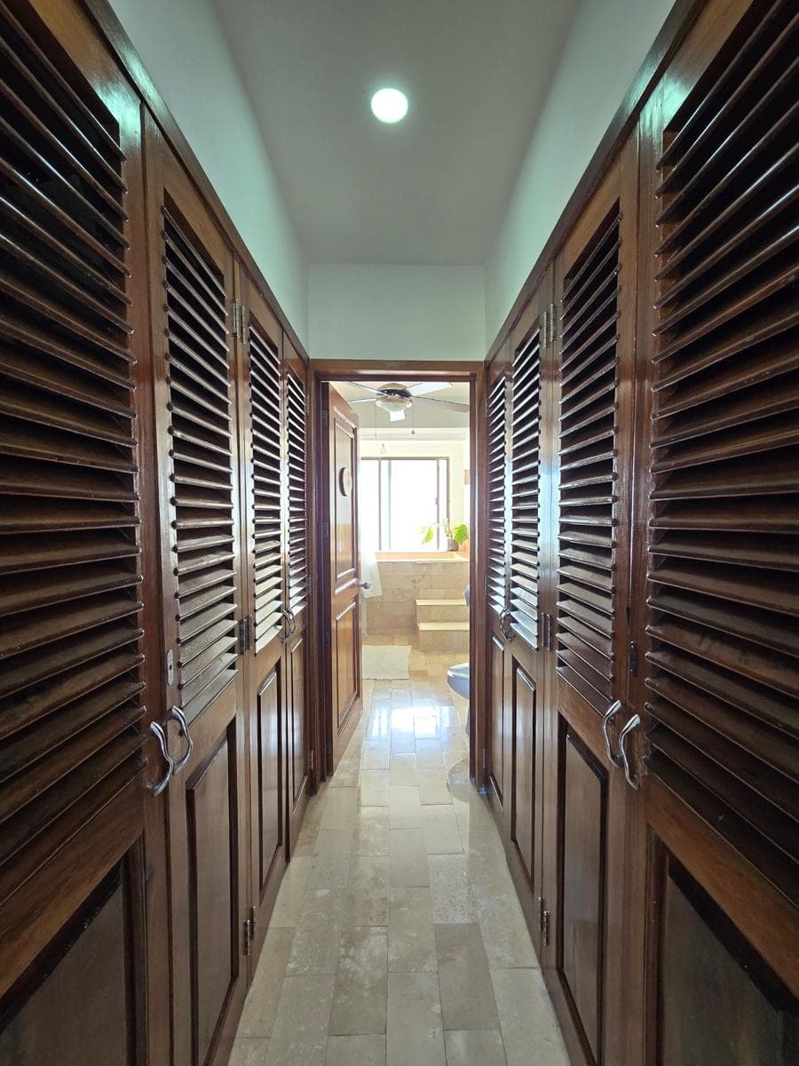 APARTMENT $16,500,000 PUERTO VALLARTA. 168 M2. CONCHAS CHINAS.