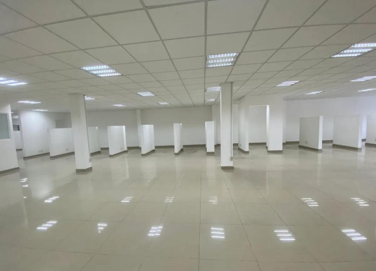 COMMERCIAL SPACE FOR RENT: $370,000 — CORPORATIVO PALMAS 500, LOMAS DE CHAPULTEPEC.