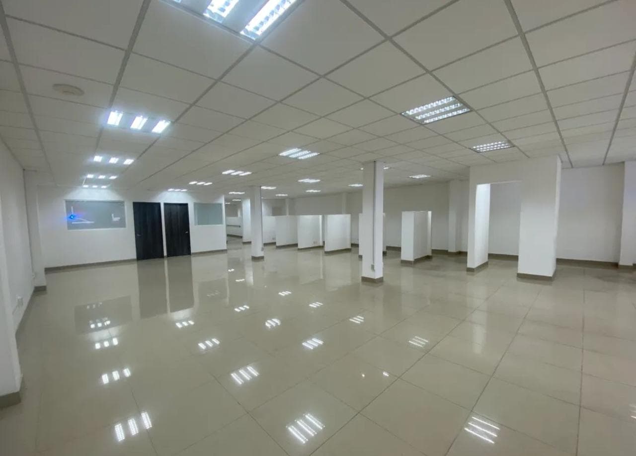 COMMERCIAL SPACE FOR RENT: $370,000 — CORPORATIVO PALMAS 500, LOMAS DE CHAPULTEPEC.