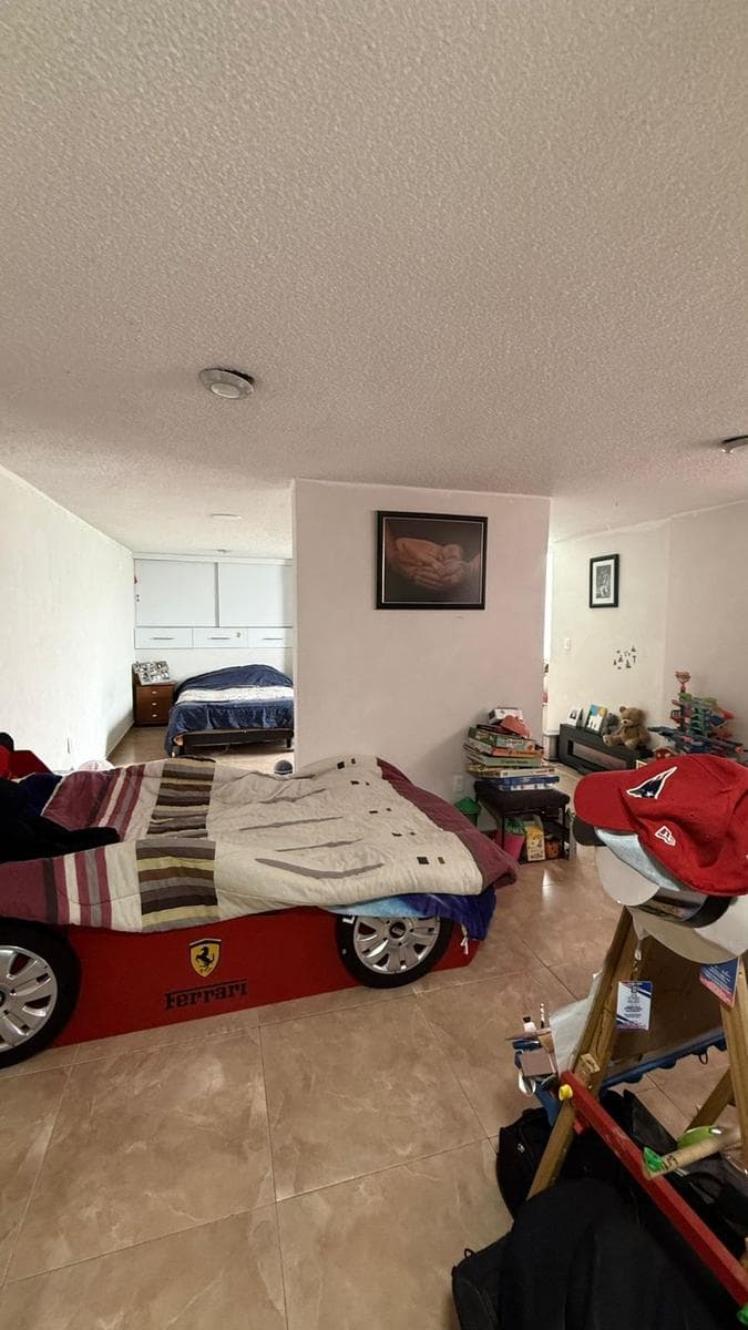 CASA $9,000,000 EN VISTA DEL VALLE. NAUCALPAN. DE 3 NIVELES. CRÉDITOS.