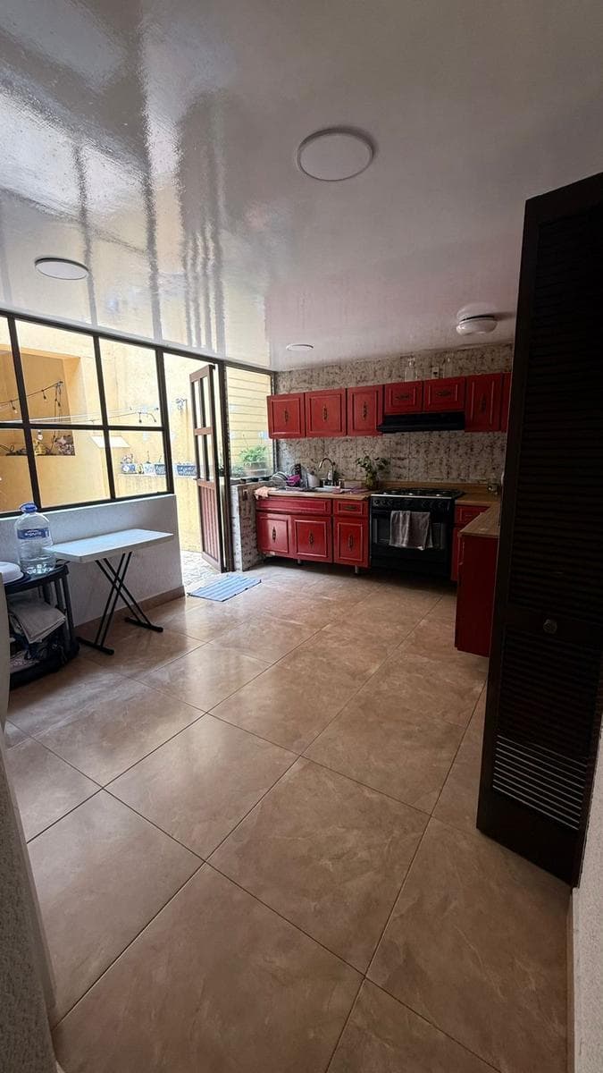 CASA $9,000,000 EN VISTA DEL VALLE. NAUCALPAN. DE 3 NIVELES. CRÉDITOS.