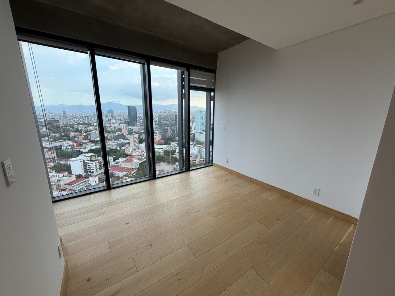 APARTMENT FOR RENT: $40,000, UNIVERSITY TOWER, REFORMA, COL. JUÁREZ.