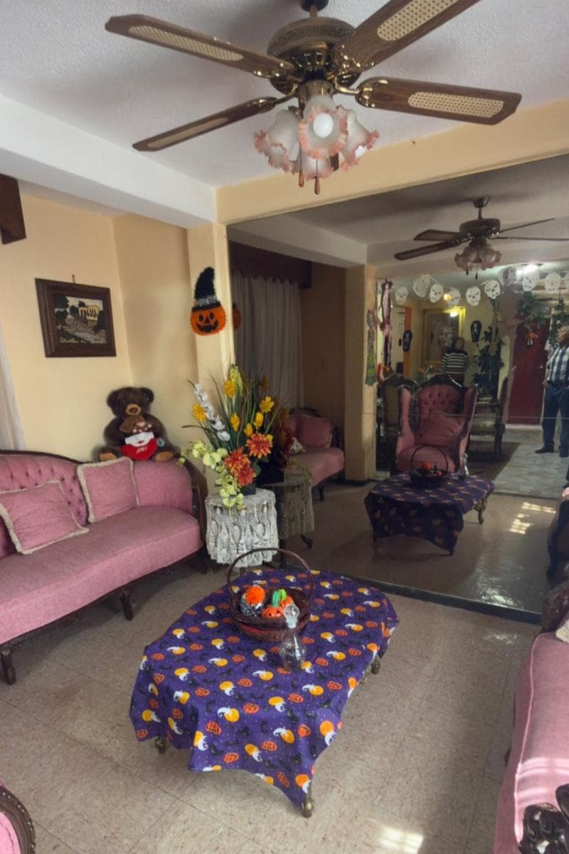 HOUSE $3,400,000 BOSQUES DEL VALLE. COACALCO. MAIN AVENUE. FINANCING AVAILABLE.