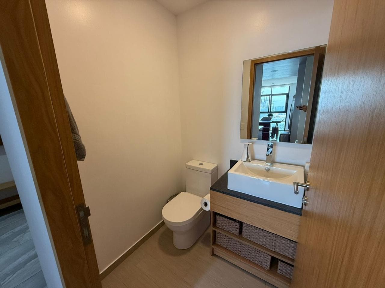 3-ROOM APARTMENT FOR RENT: $70,000, TORRE VIENA, GRANADA NEIGHBORHOOD.