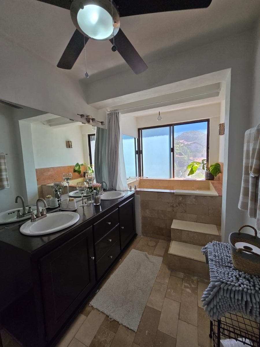 APARTMENT $15,500,000 PUERTO VALLARTA. 168 M2. CONCHAS CHINAS. GREAT OPPORTUNITY!!!