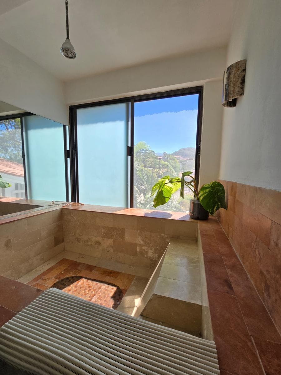 APARTMENT $15,500,000 PUERTO VALLARTA. 168 M2. CONCHAS CHINAS. GREAT OPPORTUNITY!!!