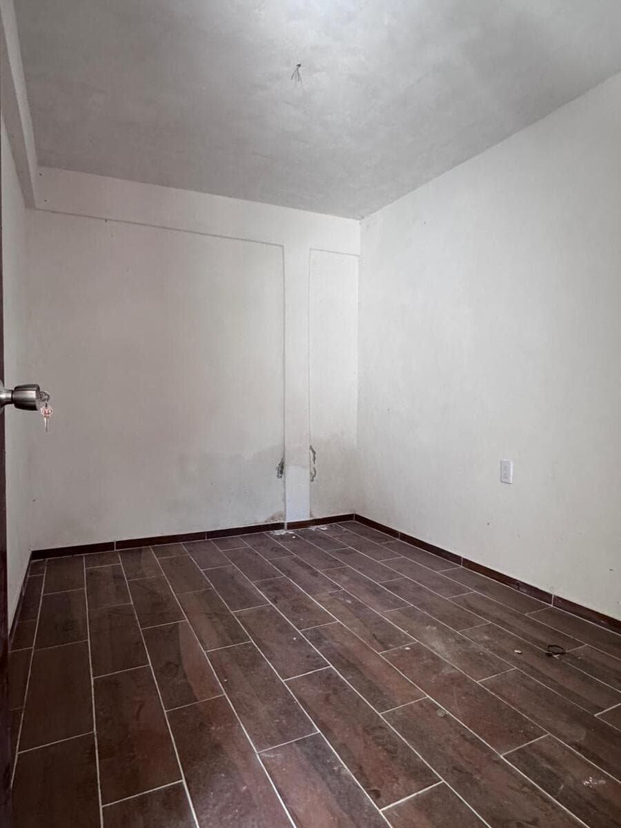HOUSE FOR RENT $45,000; VERGEL NEIGHBORHOOD, NEZAHUALCOYOTL. HOUSE, STOREROOM, OR OFFICE.