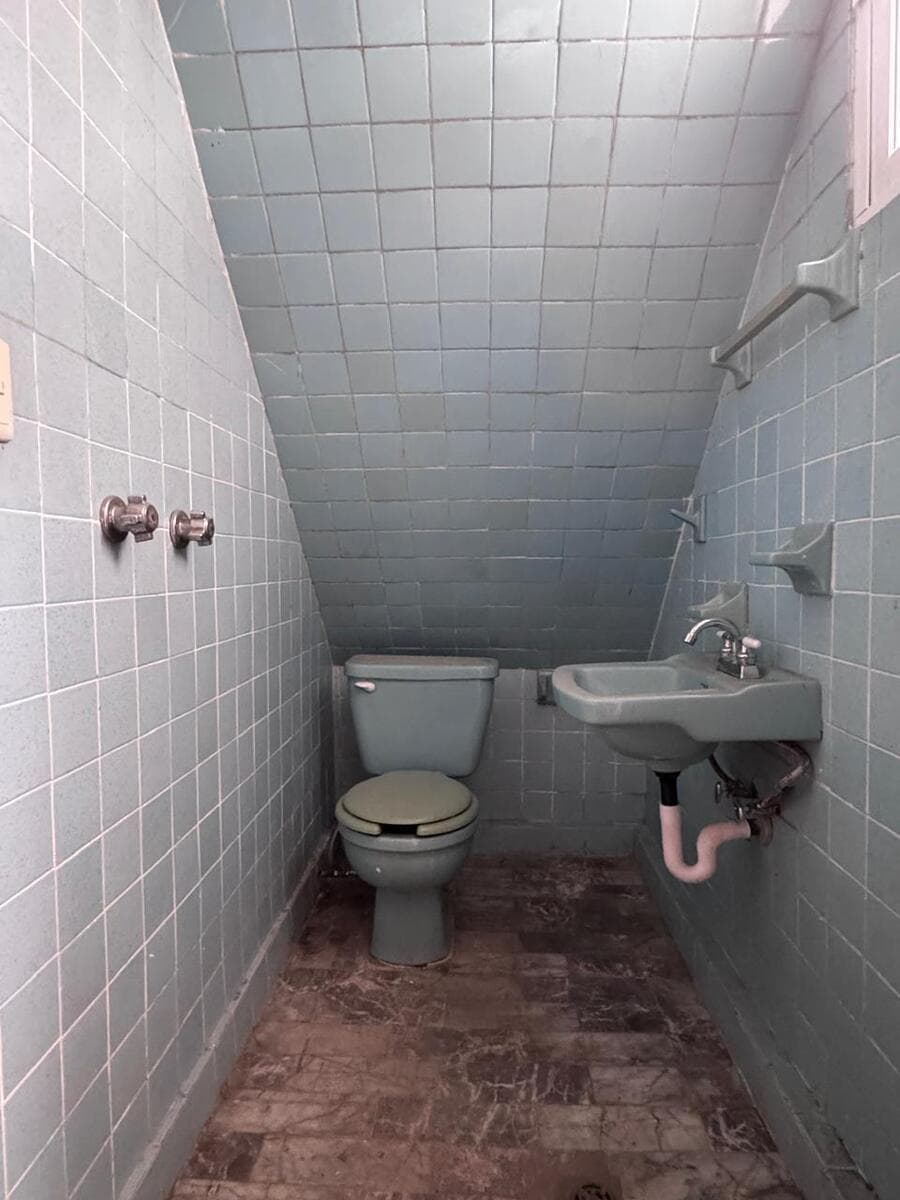 HOUSE FOR RENT $45,000; VERGEL NEIGHBORHOOD, NEZAHUALCOYOTL. HOUSE, STOREROOM, OR OFFICE.