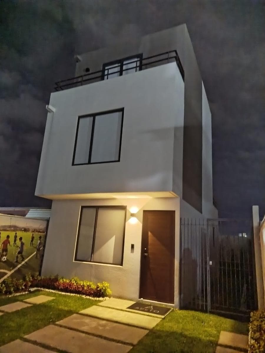 HOMES STARTING AT $2,286,300 NEAR PLAZA TIZARA, TIZAYUCA, HIDALGO. WITH A SWIMMING POOL.