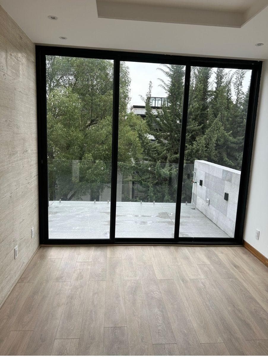 PH $31,000,000 (WITH TENANT) IN POLANCO II, 2-STORY UNIT.